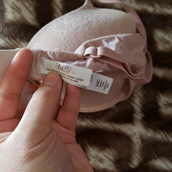 Bras - Picture 4 of 4